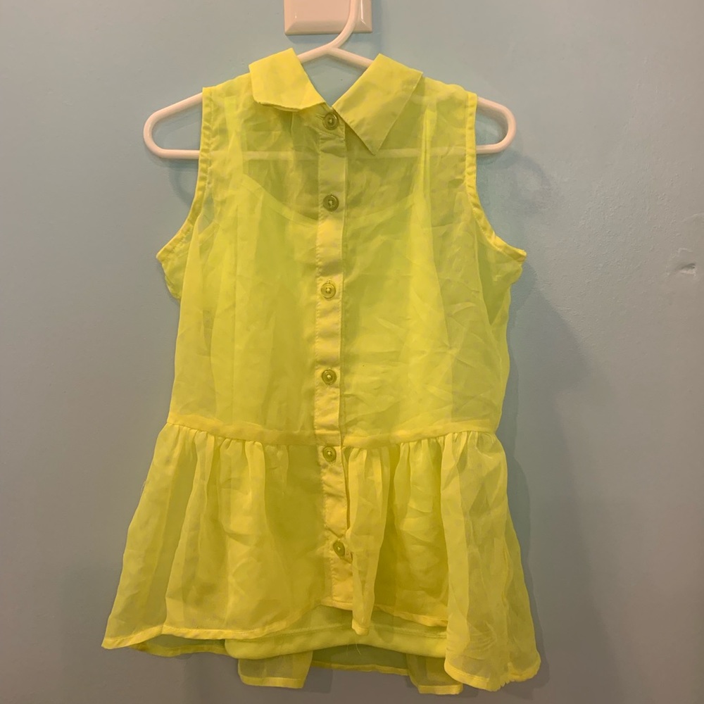 Beautiful size 4/5 shirt!